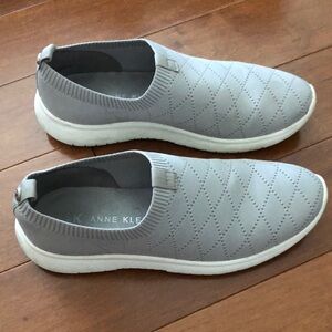 Anne Klein gray shoes